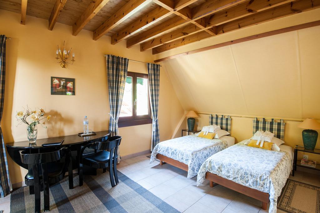 Villa Touloumo Mayrac 객실 사진