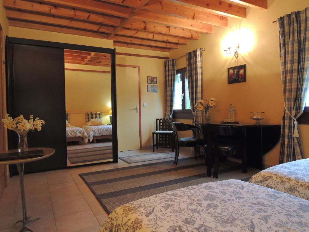 Villa Touloumo Mayrac 객실 사진